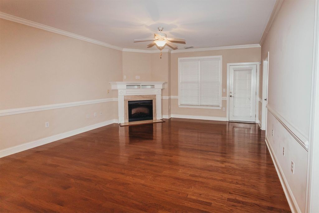 185 Gallery Dr #201 - Photo 3 of 20