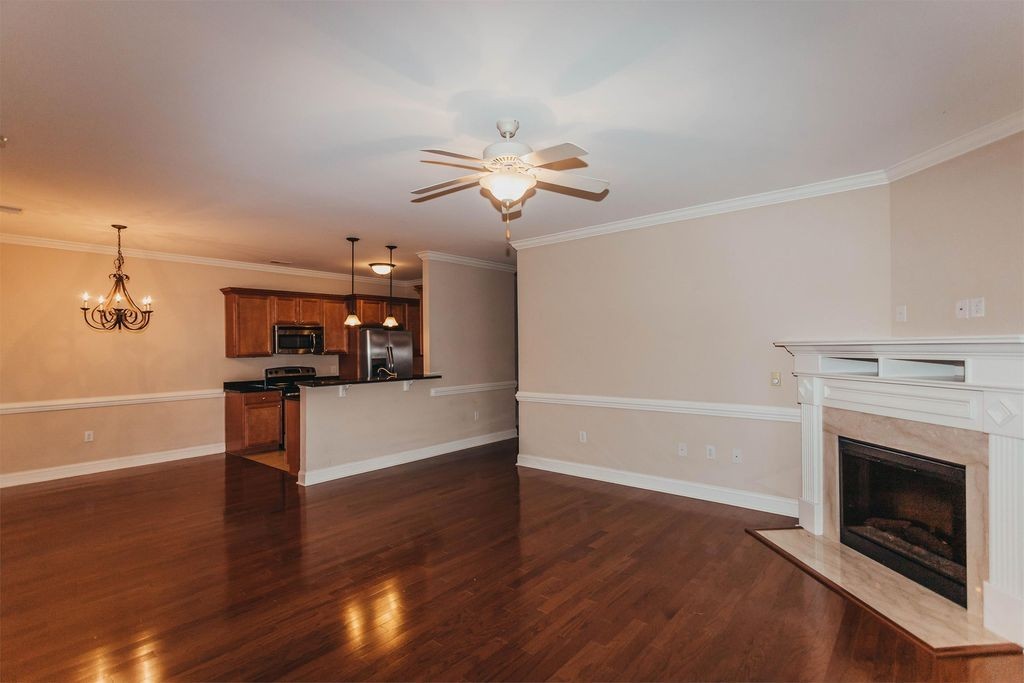 185 Gallery Dr #201 - Photo 4 of 20