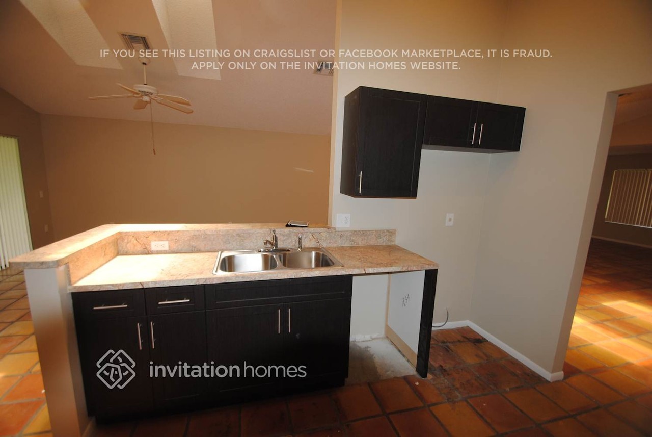 1834 Nw 97th Ave - Photo 5 of 13