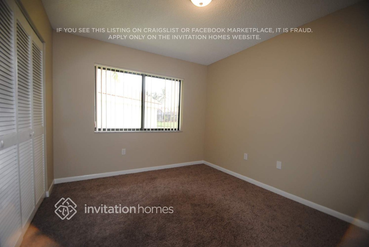 1834 Nw 97th Ave - Photo 7 of 13