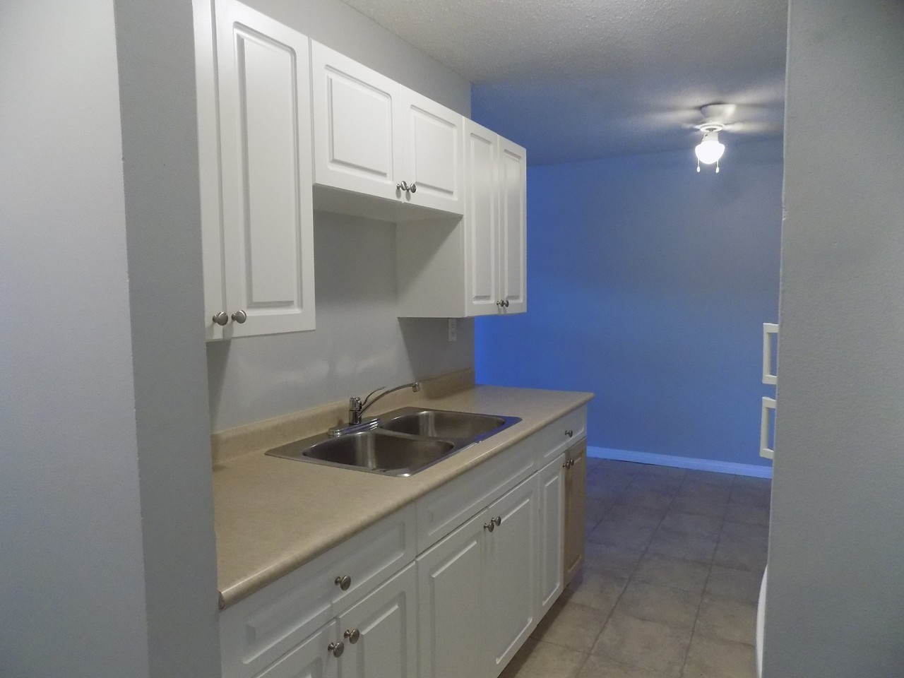 Rockridge Apartments - Photo 2 of 7