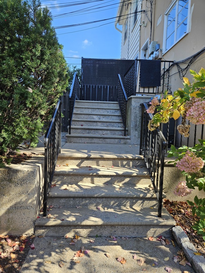 209 N 17th St #3 - Photo 2 of 18