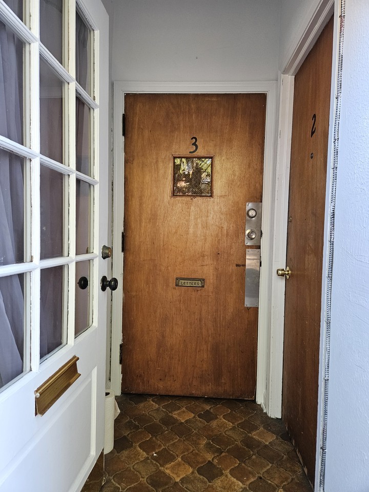 209 N 17th St #3 - Photo 5 of 18