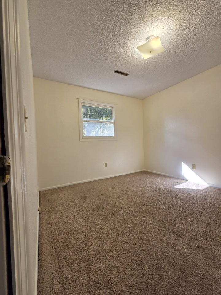 728 N 14th St #728 - Photo 5 of 8