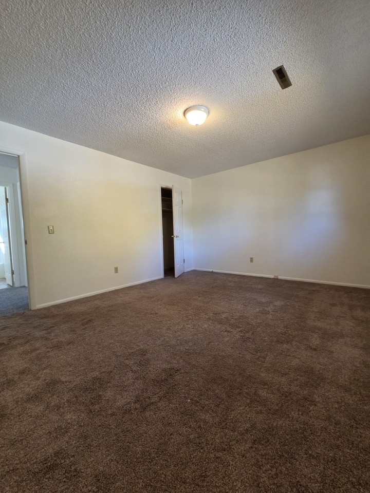 728 N 14th St #728 - Photo 6 of 8