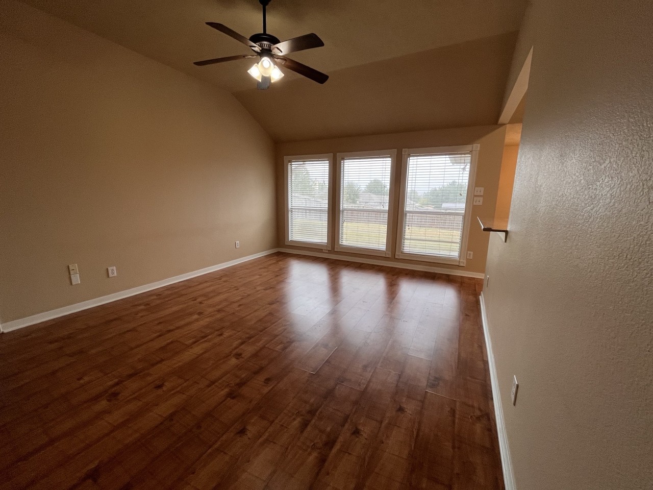 407 Laney St #1 - Photo 3 of 11