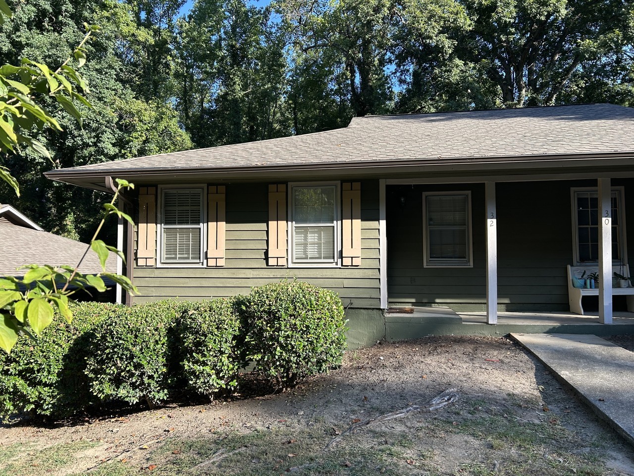 32 Oakwood Dr #1