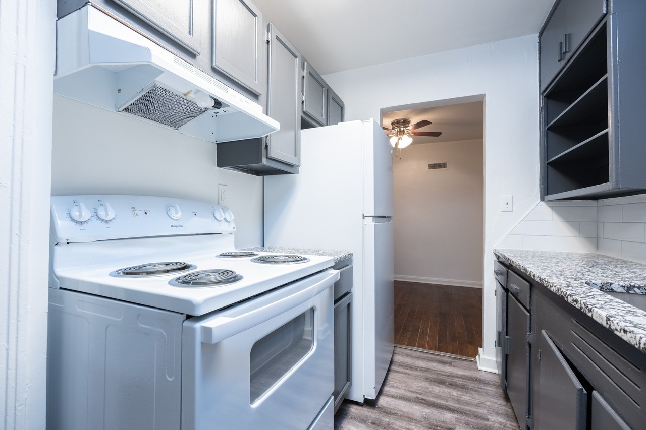 1941 S Oliver Ave #1 - Photo 3 of 20