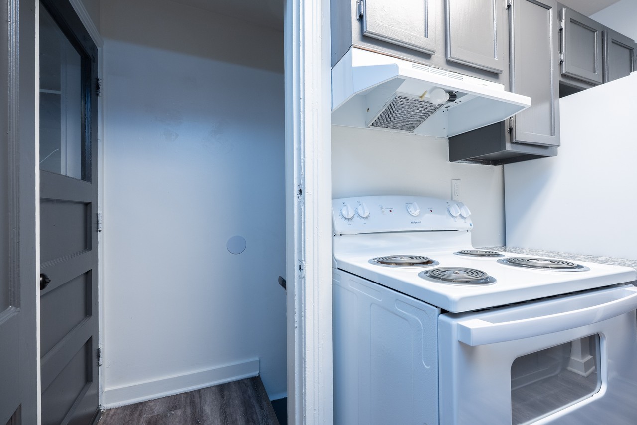 1941 S Oliver Ave #1 - Photo 6 of 20