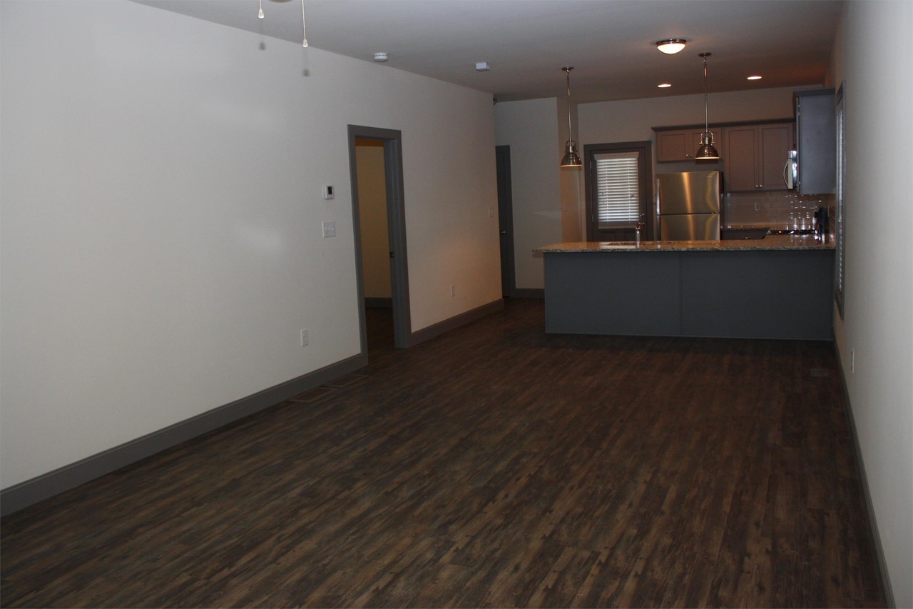 1053 Baxter St #C - Photo 4 of 9