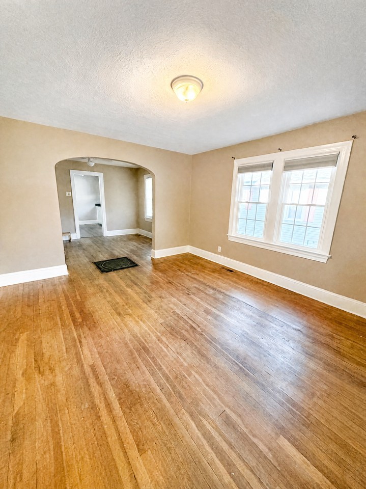 306 Locust Ter #1 - Photo 4 of 13
