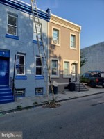 featured image of 2410 N Chadwick St #1