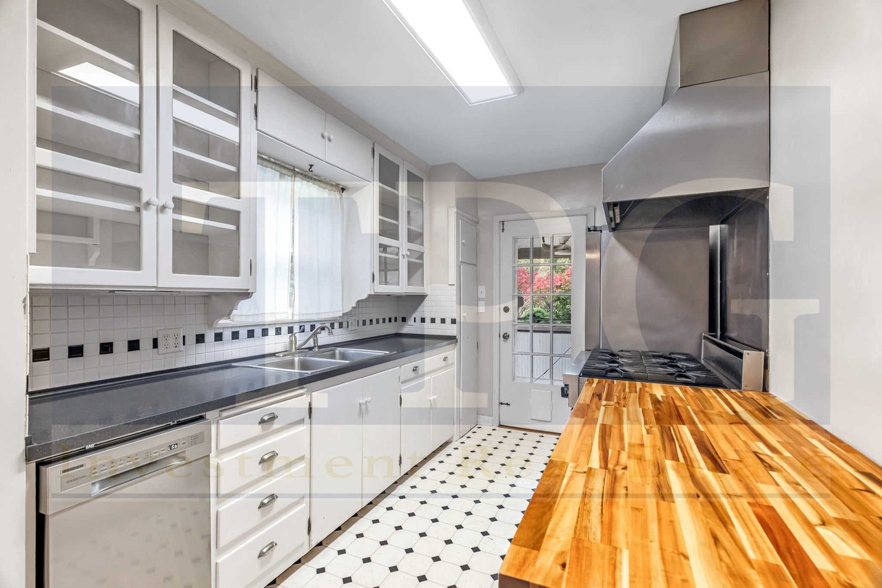 4334 Walnut St #1 - Photo 4 of 22