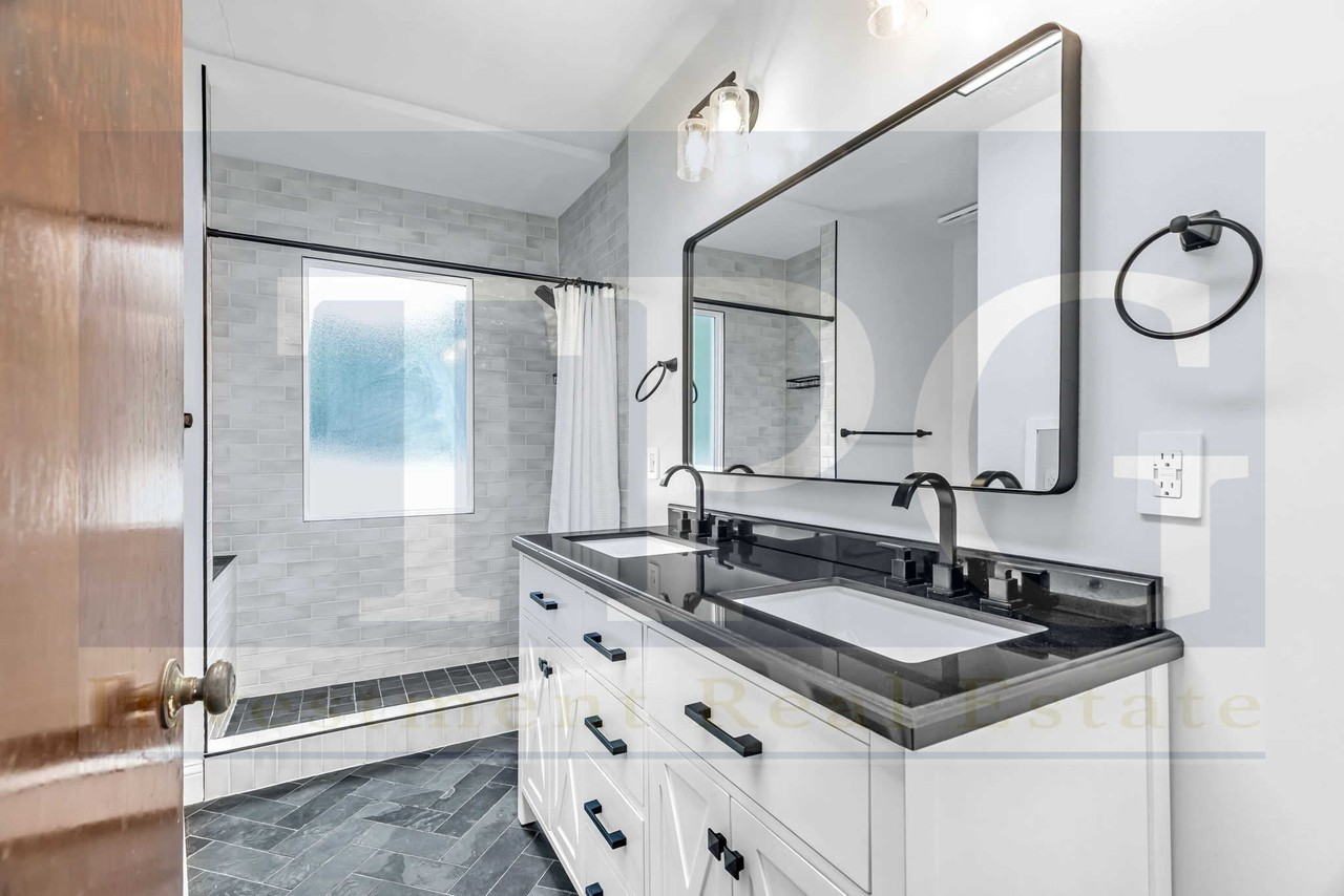 4334 Walnut St #1 - Photo 5 of 22