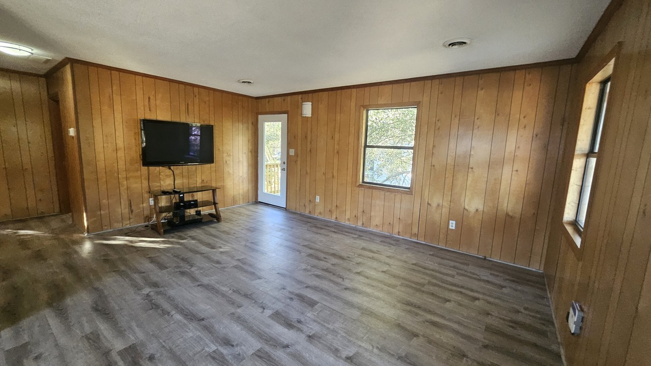 323 W Walker St #1 - Photo 7 of 22