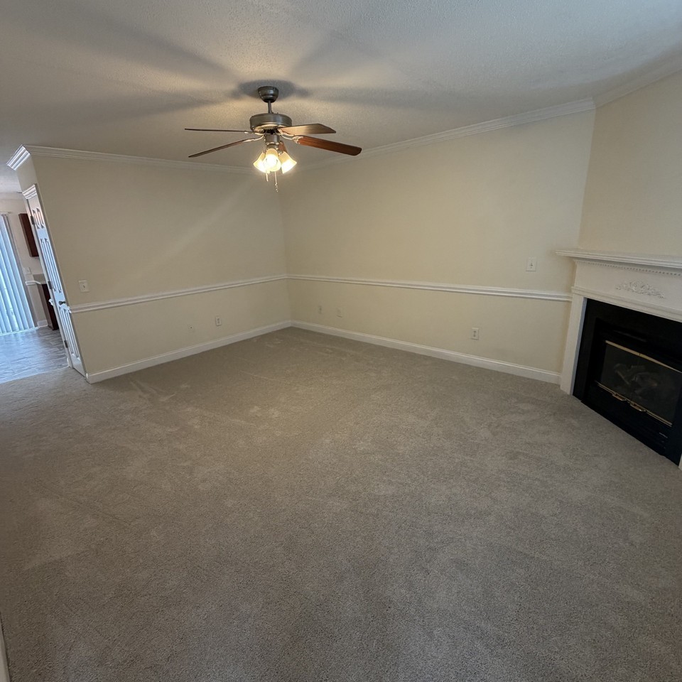4230 Dudleys Grant Drive - EUnit E #E - Photo 2 of 28