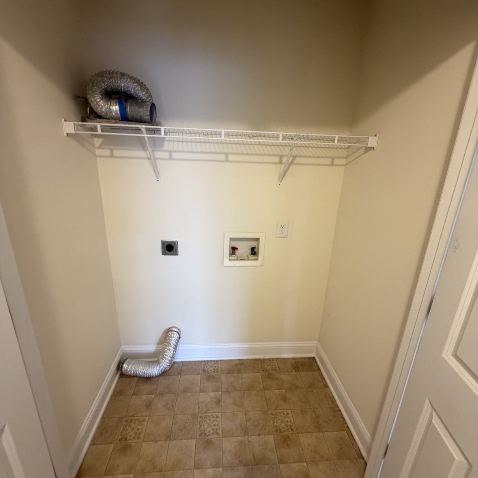 4230 Dudleys Grant Drive - EUnit E #E - Photo 7 of 28