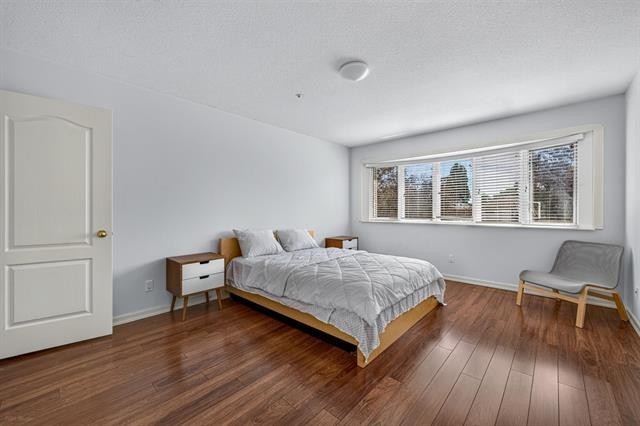 1033 East 39th Avenue - Photo 7 of 16