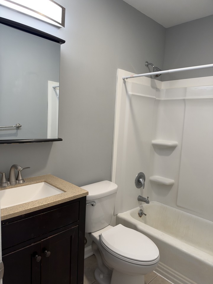 314 Winsor St #2 - Photo 7 of 9