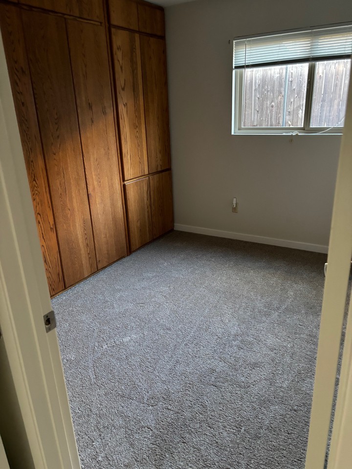 1960 Gotham St #1 - Photo 5 of 25