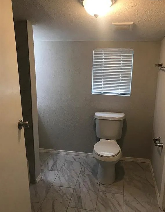 312 W Munson St #1 - Photo 6 of 12