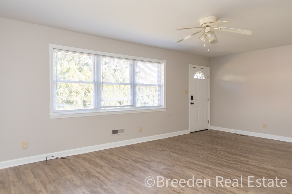 106 W Catawba St #1 - Photo 3 of 9