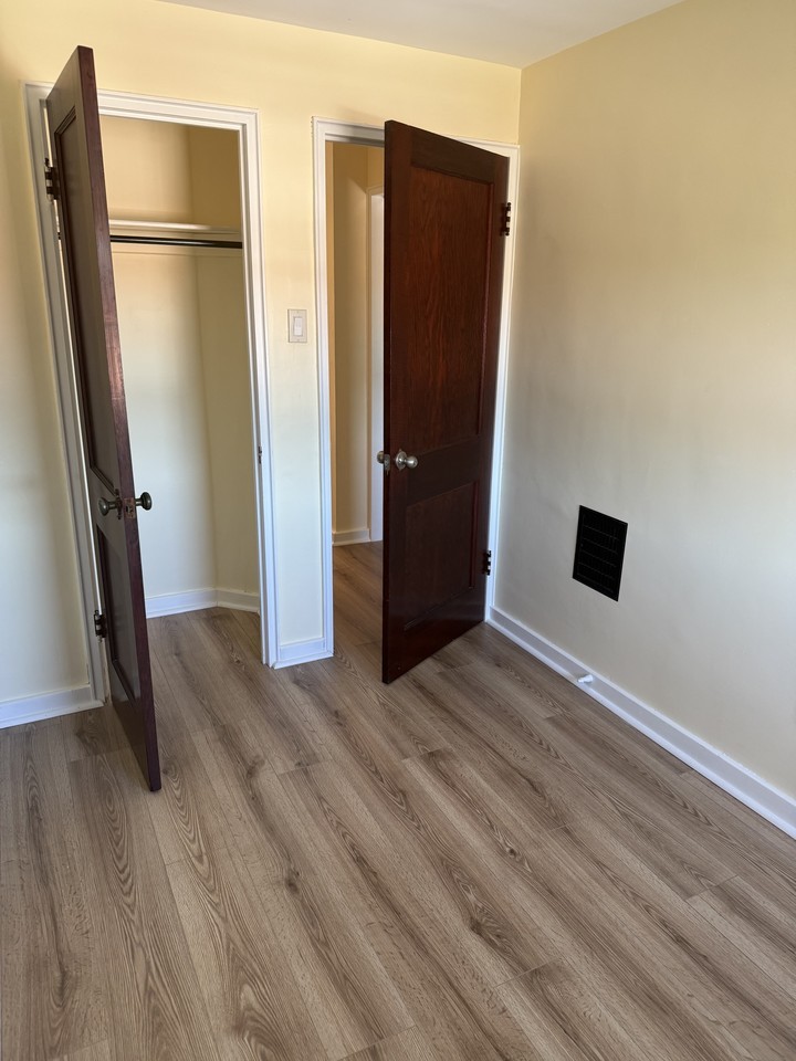 2236 Berryhill St #1 - Photo 3 of 20