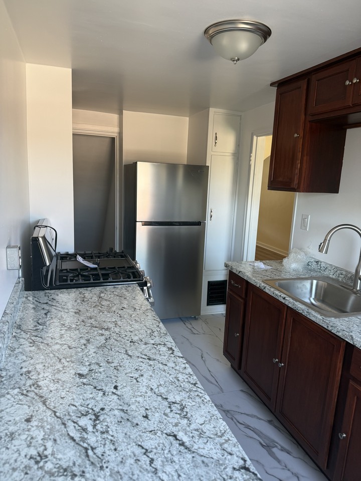 2236 Berryhill St #1 - Photo 4 of 20