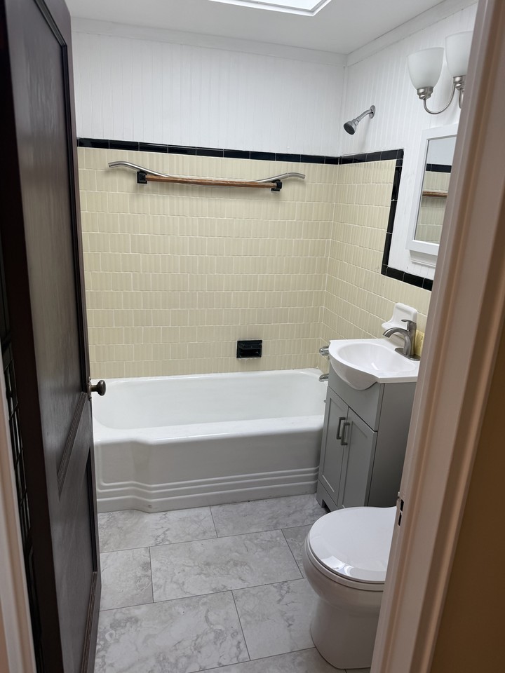 2236 Berryhill St #1 - Photo 5 of 20