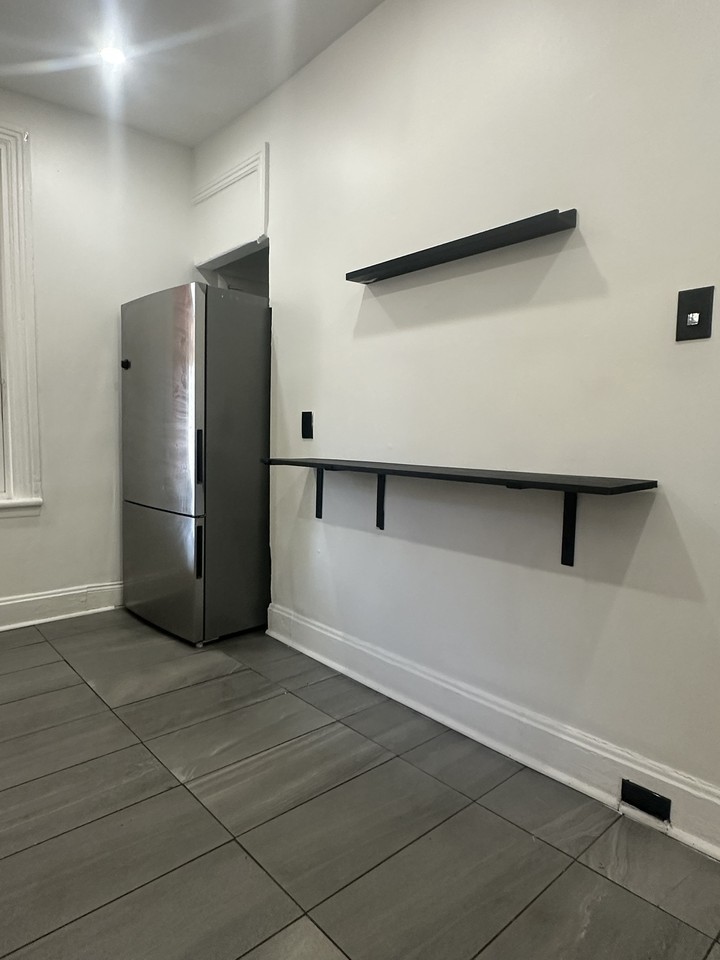 1915 Park St #1 - Photo 4 of 19