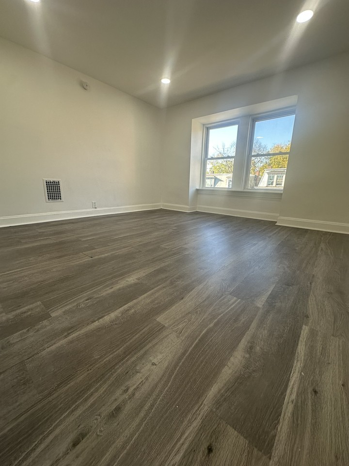 1915 Park St #1 - Photo 7 of 19