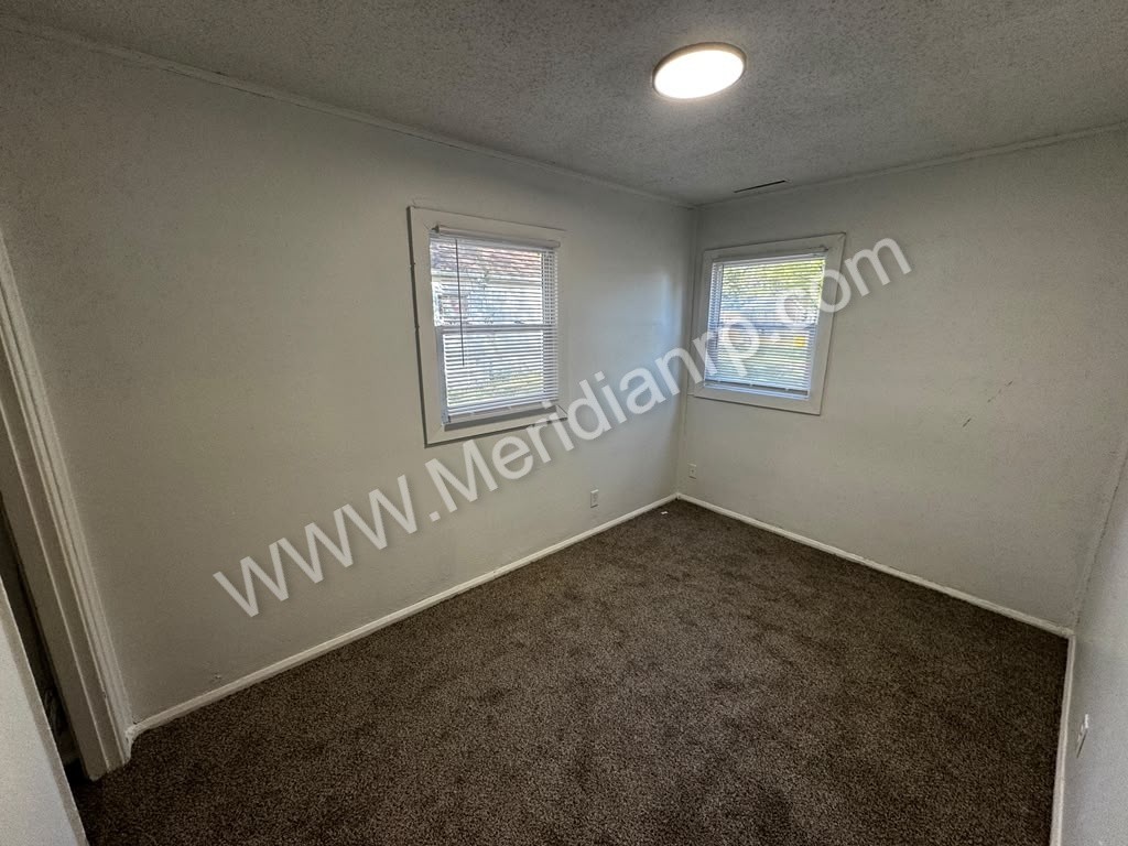 4601 Oliver St #1 - Photo 3 of 9