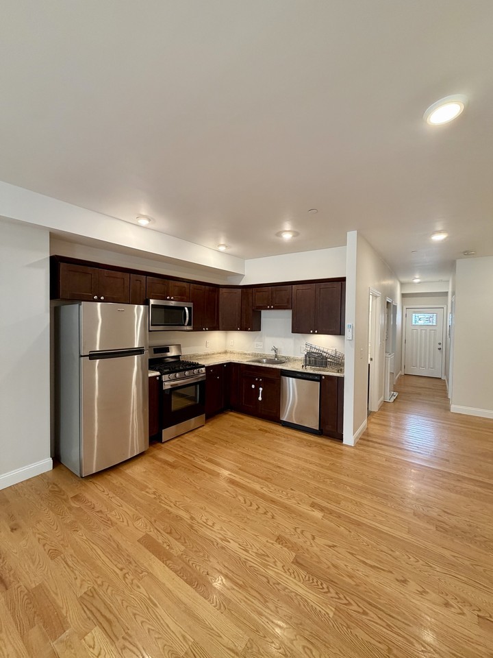 80 Pleasant St #1