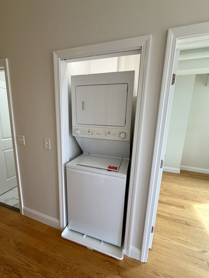 80 Pleasant St #3 - Photo 4 of 12