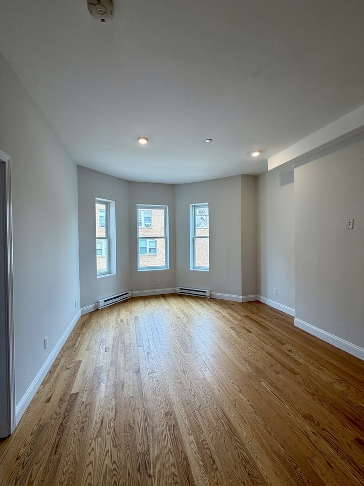 80 Pleasant St #3 - Photo 5 of 12