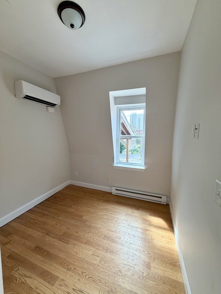 80 Pleasant St #4 - Photo 7 of 11