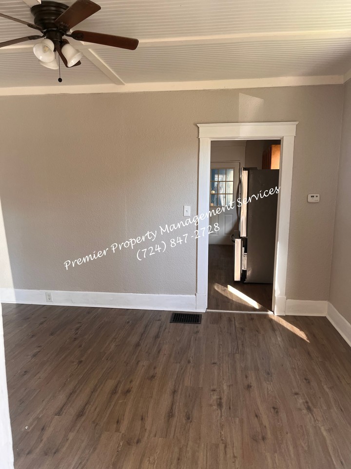 818 26th St #1 - Photo 5 of 17
