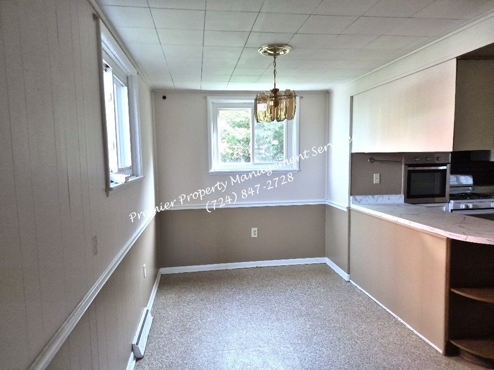 957 4th Ave #1 - Photo 5 of 20