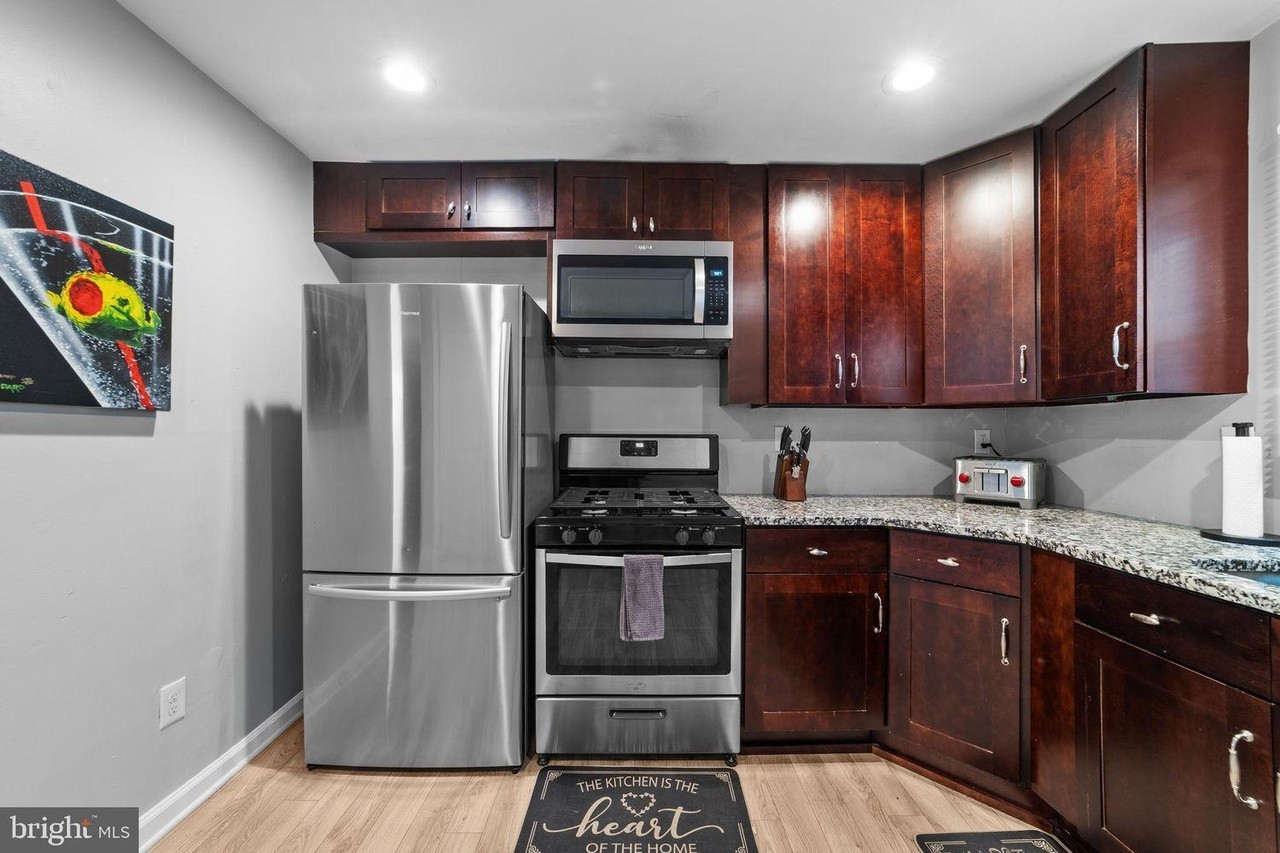158 Ellis St - Photo 6 of 11
