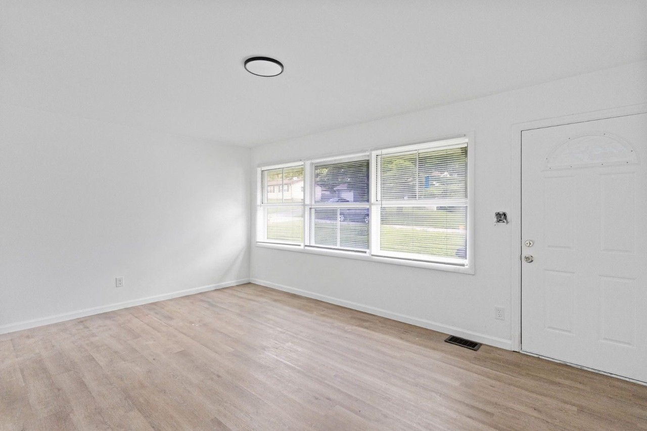 9835 Winkler Dr #1 - Photo 4 of 20