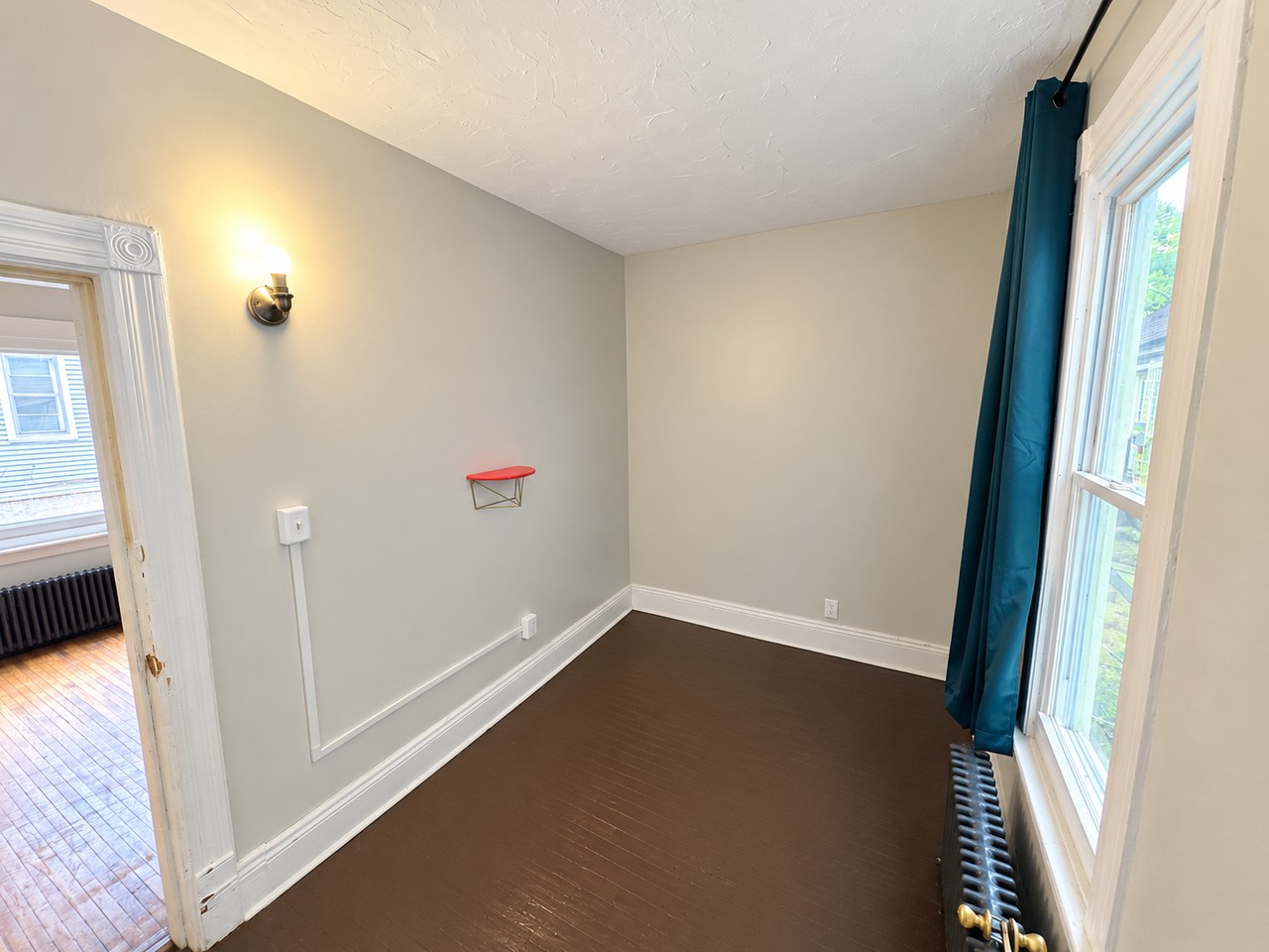 300 Maryland AveLower - Photo 4 of 9