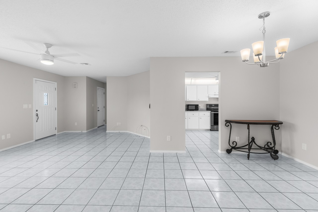 10260 Deerwood Ave #1 - Photo 3 of 10