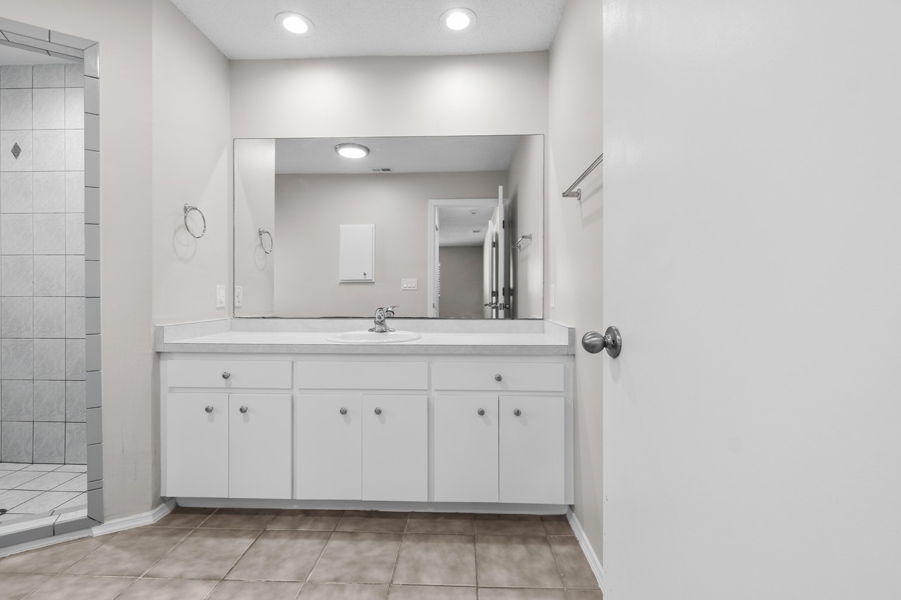 10260 Deerwood Ave #1 - Photo 4 of 10