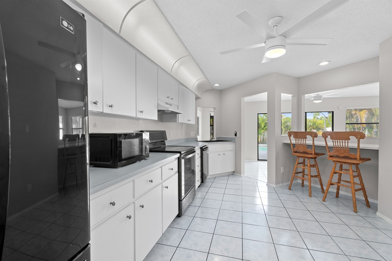 10260 Deerwood Ave #1 - Photo 7 of 10