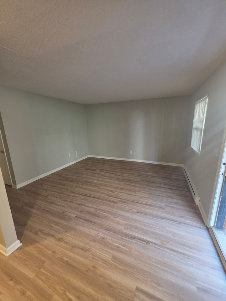 1400 W Academy St #3 - Photo 3 of 6
