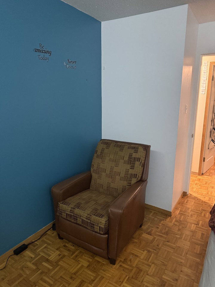 32 Villeneuve Blvd - Photo 7 of 15