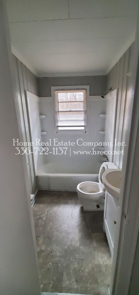 102 N Glenn Ave - Photo 2 of 6