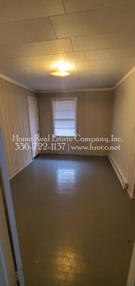 102 N Glenn Ave - Photo 3 of 6