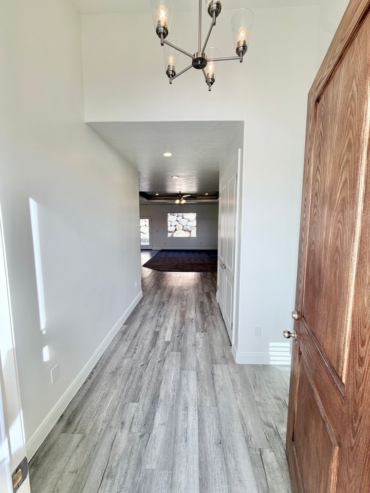 1874 W 180 N - Photo 7 of 41