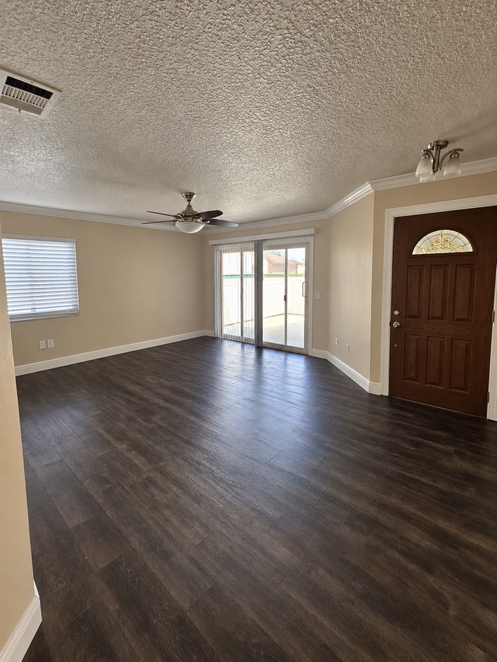 2309 Turpin Dr - Photo 5 of 37